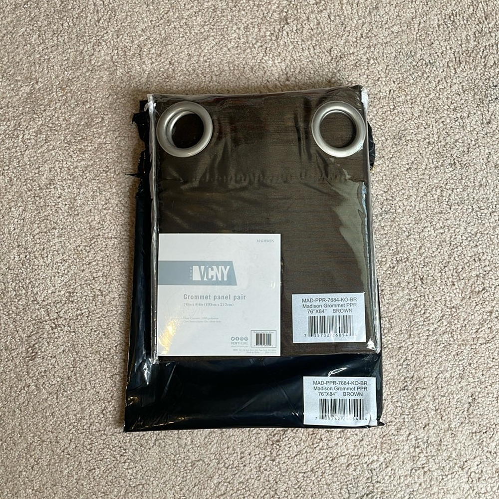 NWT VCNY Home Brown Grommet Panel